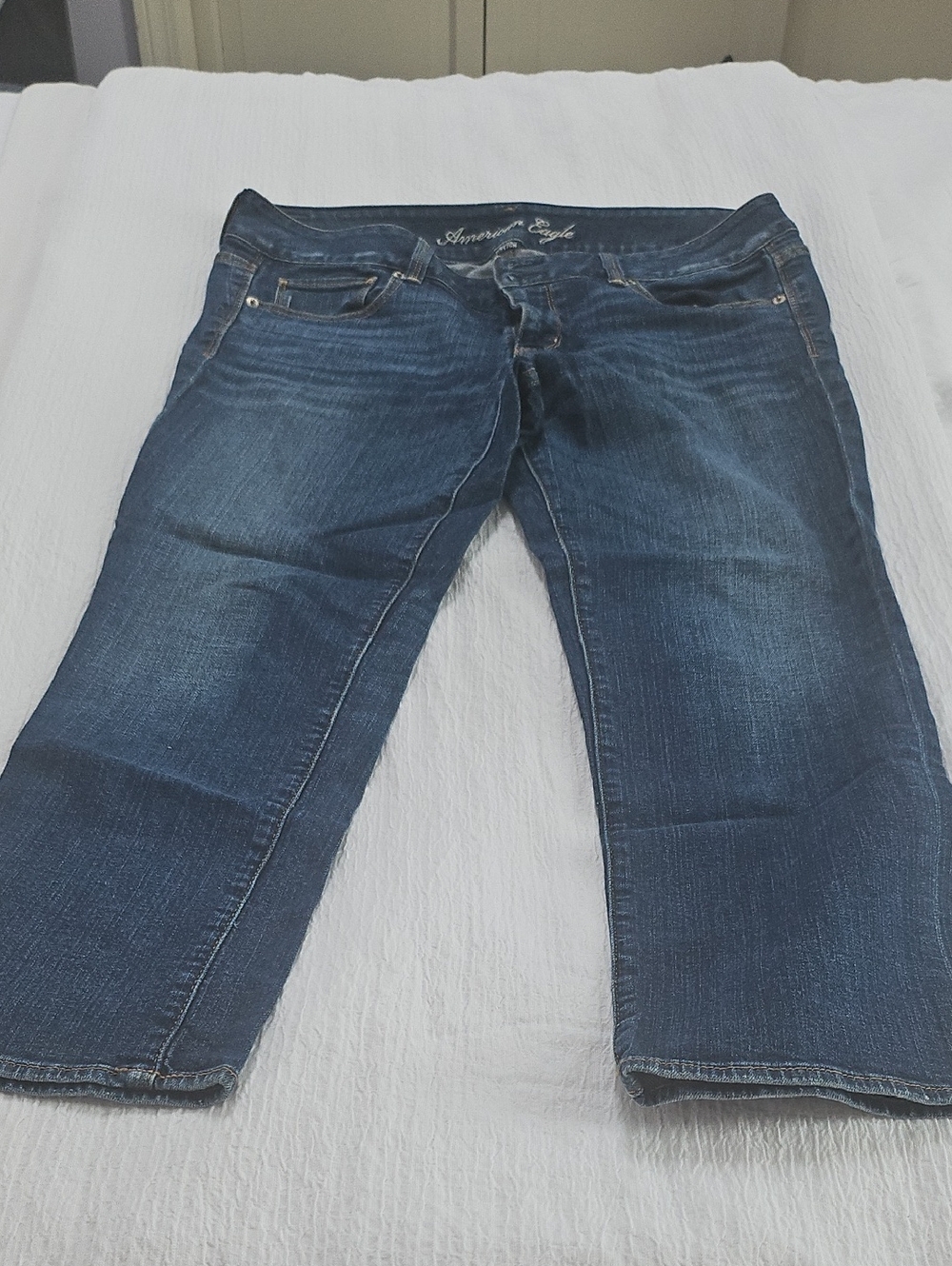 American Eagle Outfitters Dark Blue Cropped Jeans